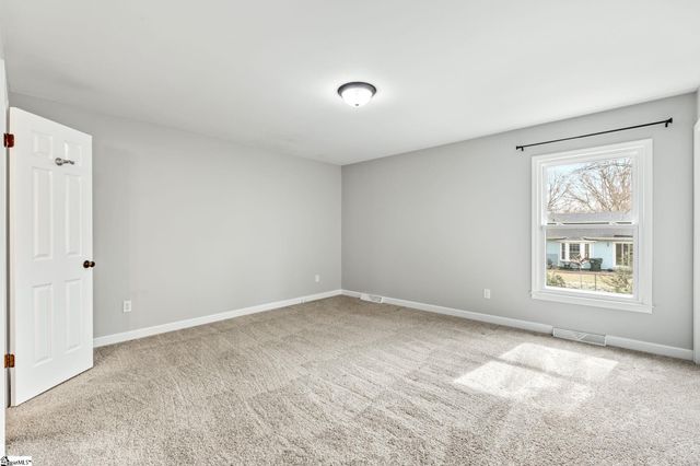 3 Buckingham Way, Taylors, SC 29687