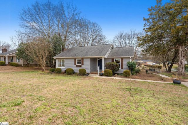 3 Buckingham Way, Taylors, SC 29687