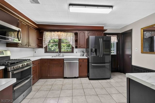 274 Weaver Rd, West Milford Twp., NJ 07480