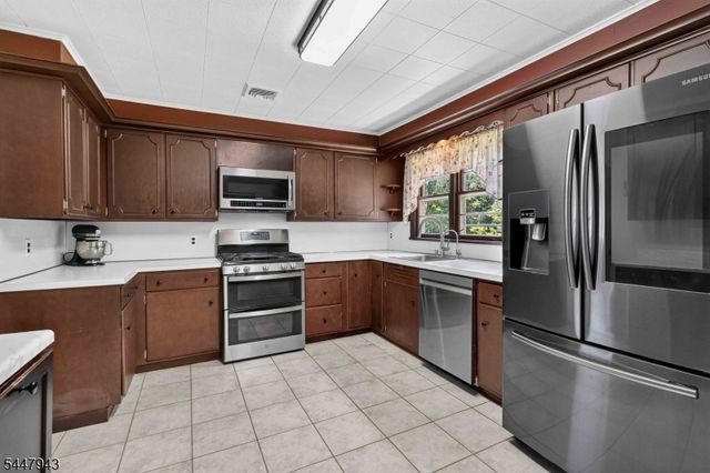 274 Weaver Rd, West Milford Twp., NJ 07480