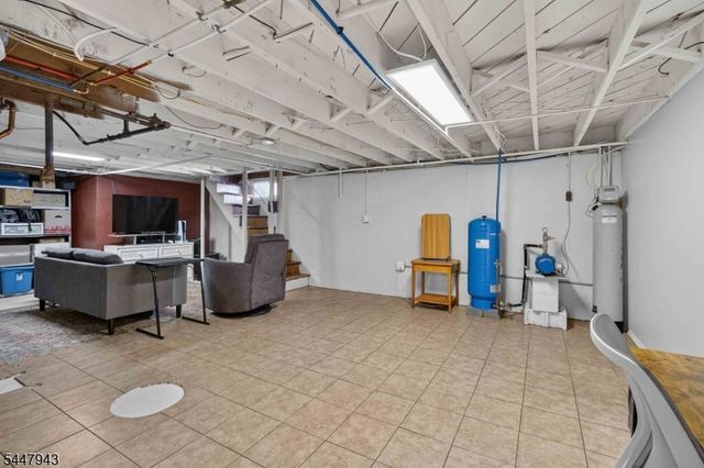 274 Weaver Rd, West Milford Twp., NJ 07480