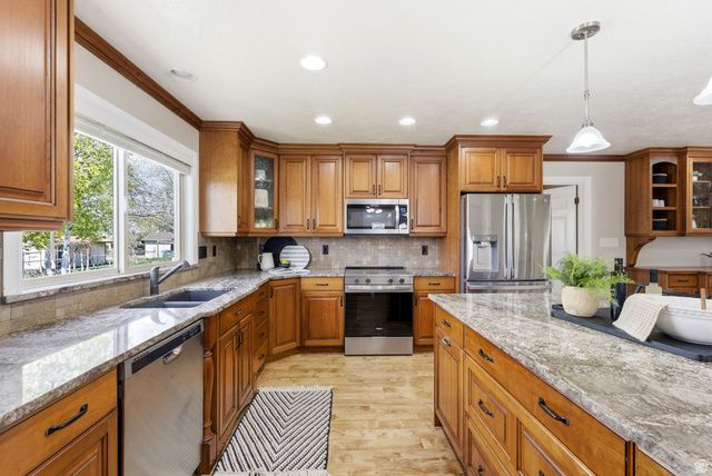 11404 S HIGH MESA DR, Sandy, UT 84092