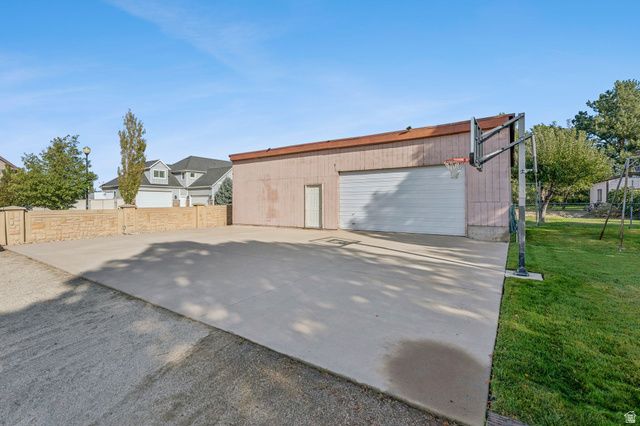 11404 S HIGH MESA DR, Sandy, UT 84092