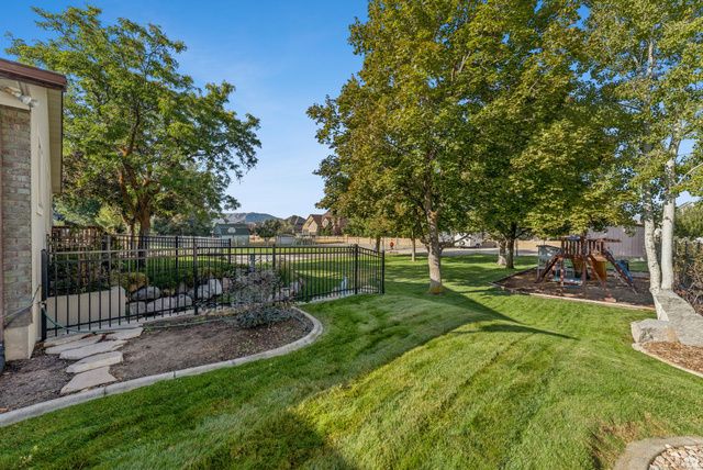 11404 S HIGH MESA DR, Sandy, UT 84092