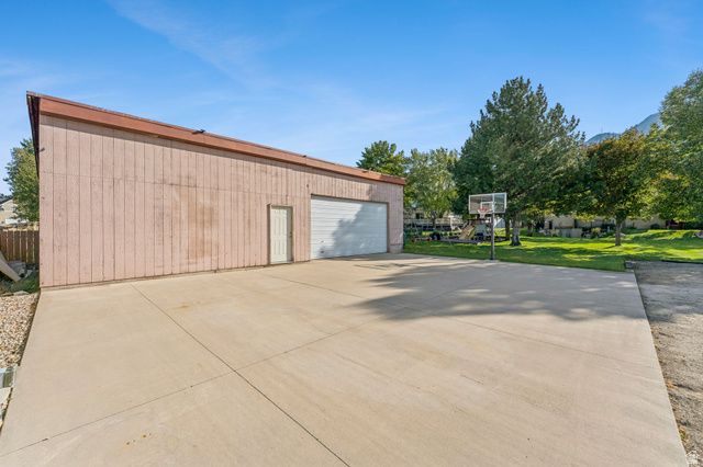 11404 S HIGH MESA DR, Sandy, UT 84092