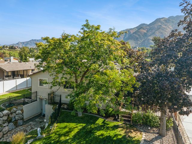 11404 S HIGH MESA DR, Sandy, UT 84092