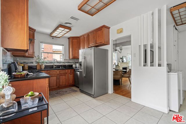 7500 Denrock Avenue, Los Angeles, CA 90045