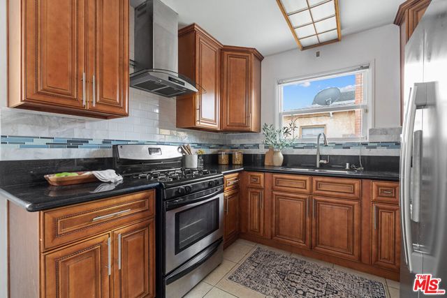 7500 Denrock Avenue, Los Angeles, CA 90045