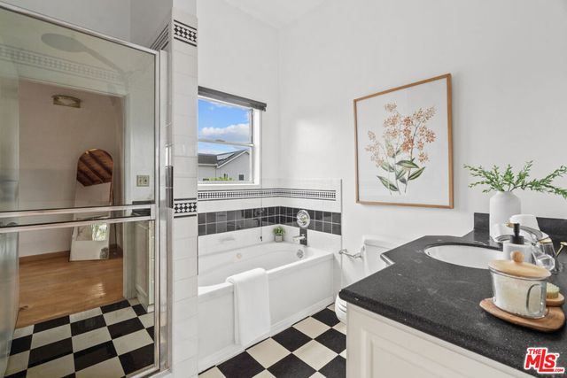 7500 Denrock Avenue, Los Angeles, CA 90045