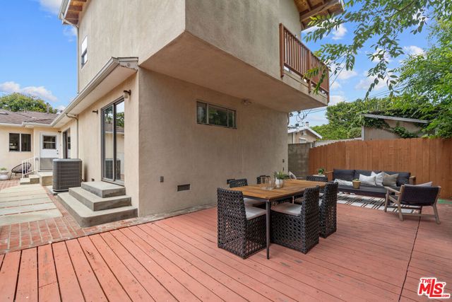 7500 Denrock Avenue, Los Angeles, CA 90045