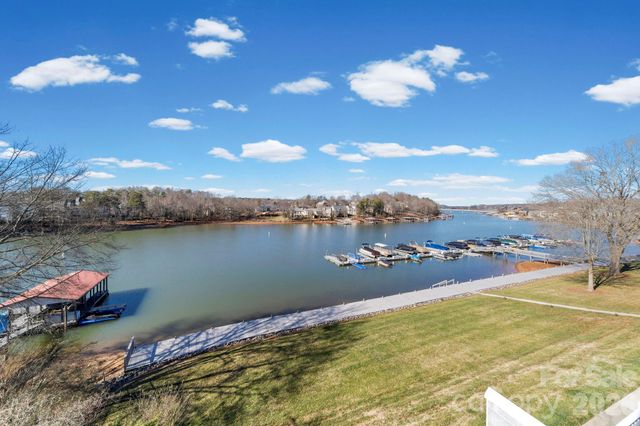 529 Catspaw Road, Statesville, NC 28677