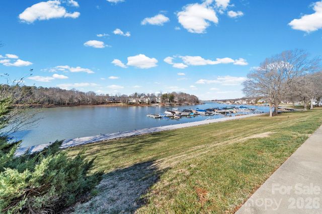 529 Catspaw Road, Statesville, NC 28677