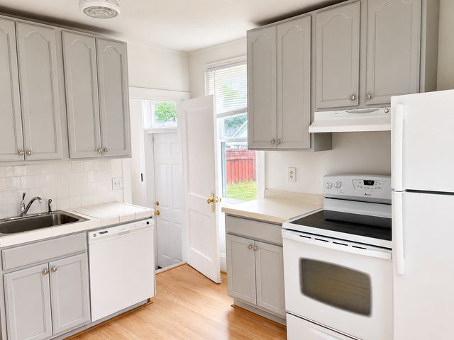 2910 Russell Avenue N, Minneapolis, MN 55411
