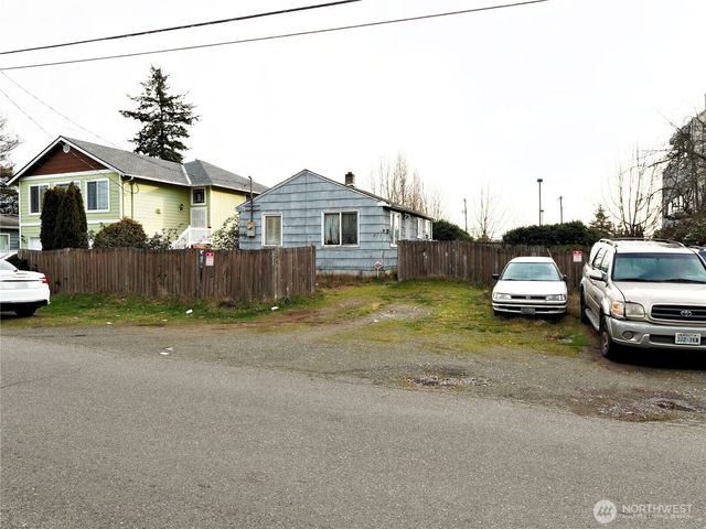 13502 Ambaum Boulevard SW, Burien, WA 98146