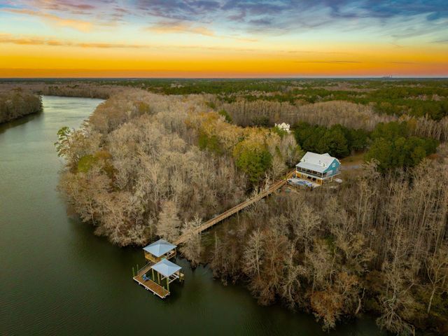 269 Belladonna Ct., Georgetown, SC 29440