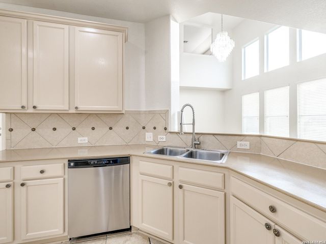 24822 CATALAN CLIFF, San Antonio, TX 78261
