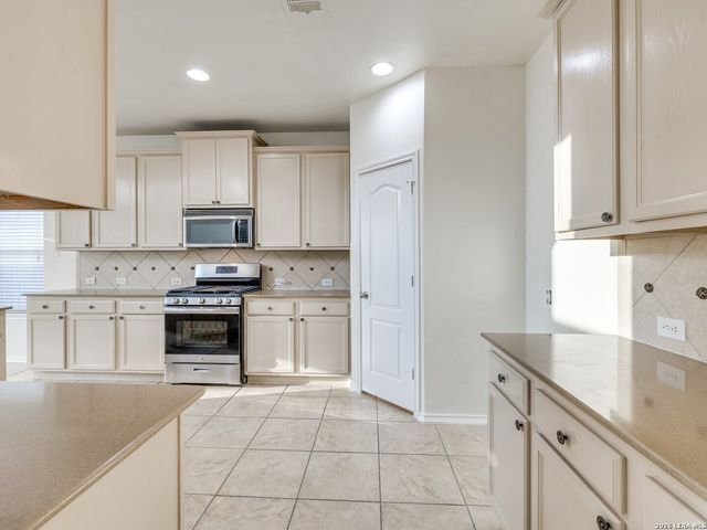 24822 CATALAN CLIFF, San Antonio, TX 78261