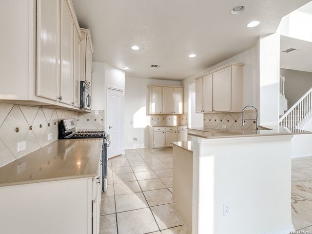 24822 CATALAN CLIFF, San Antonio, TX 78261