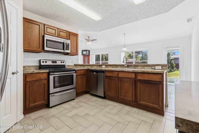 599 Estes Avenue SW, Palm Bay, FL 32908