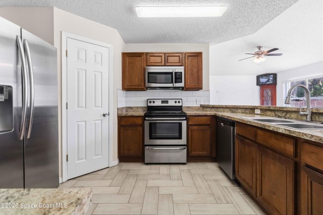 599 Estes Avenue SW, Palm Bay, FL 32908