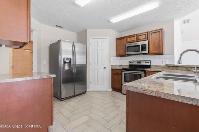 599 Estes Avenue SW, Palm Bay, FL 32908