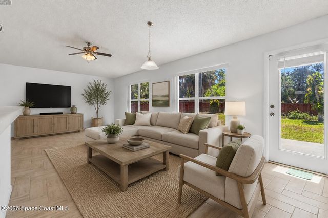 599 Estes Avenue SW, Palm Bay, FL 32908