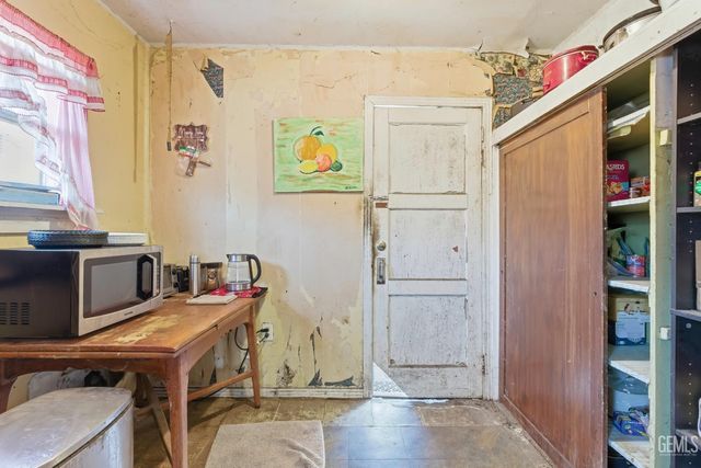 3318 Pioneer Drive, Bakersfield, CA 93306