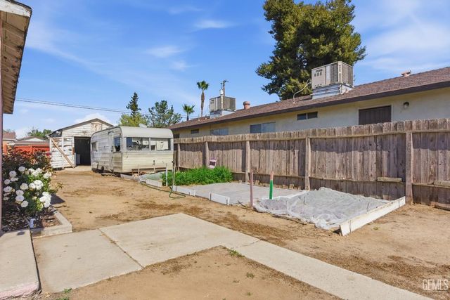 3318 Pioneer Drive, Bakersfield, CA 93306