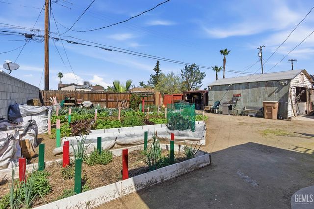 3318 Pioneer Drive, Bakersfield, CA 93306