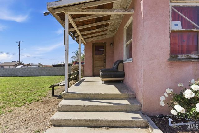 3318 Pioneer Drive, Bakersfield, CA 93306