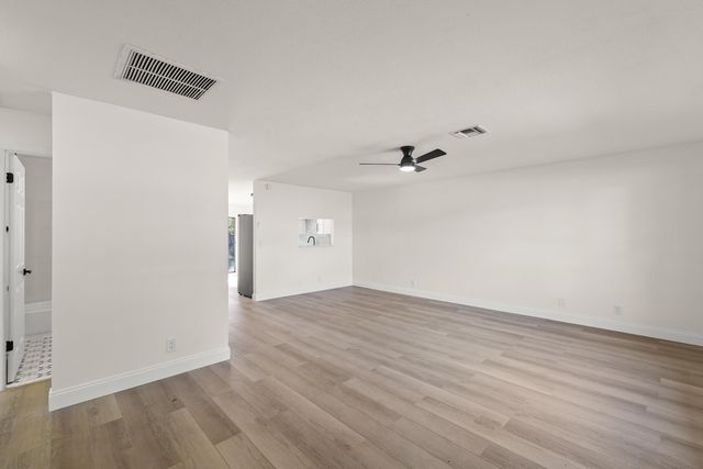 7406 Willow Spring Circle N, Boynton Beach, FL 33436