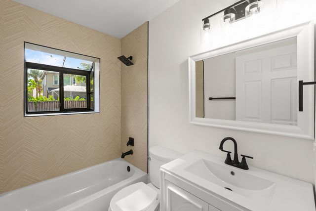 7406 Willow Spring Circle N, Boynton Beach, FL 33436