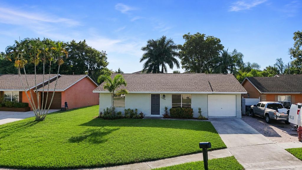 7406 Willow Spring Circle N, Boynton Beach, FL 33436