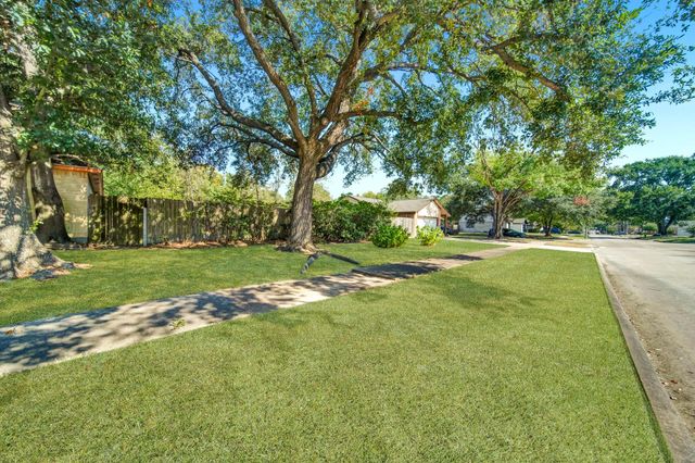 2367 Loyanne Drive, Spring, TX 77373