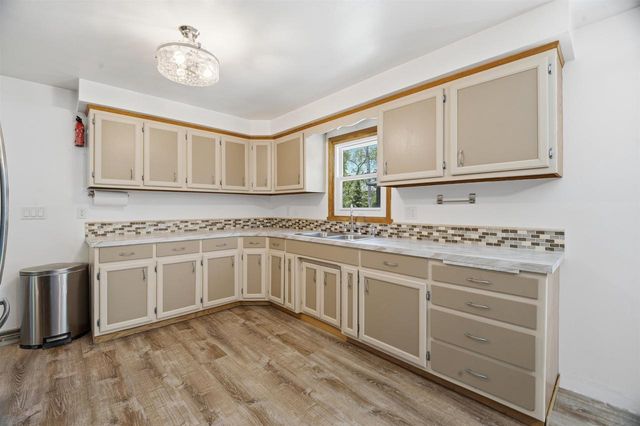 824 W CECIL STREET, Neenah, WI 54956