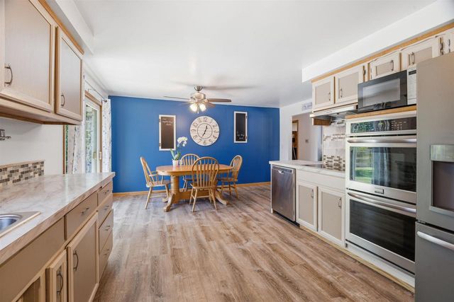 824 W CECIL STREET, Neenah, WI 54956