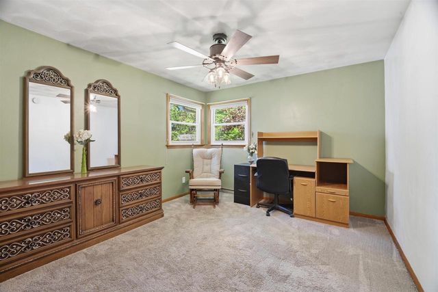 824 W CECIL STREET, Neenah, WI 54956
