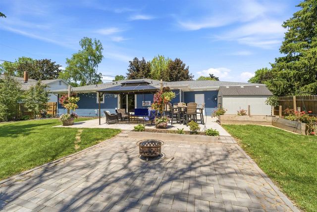 824 W CECIL STREET, Neenah, WI 54956