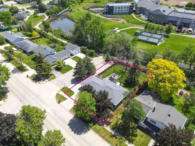 824 W CECIL STREET, Neenah, WI 54956