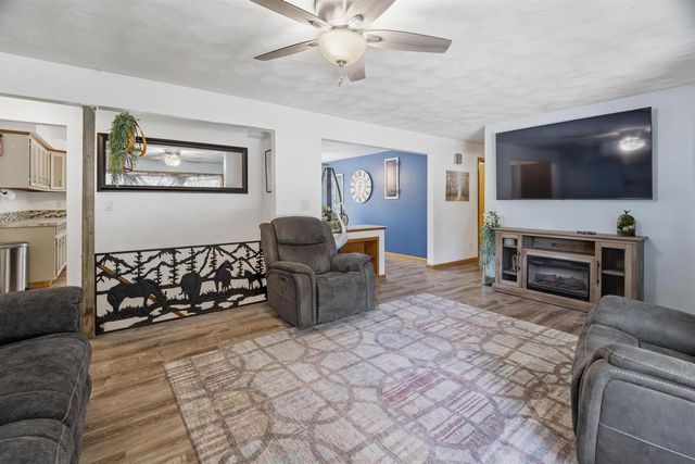 824 W CECIL STREET, Neenah, WI 54956