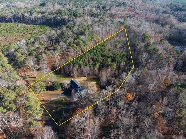 10183 Bumpy RD, Gloucester, VA 23061