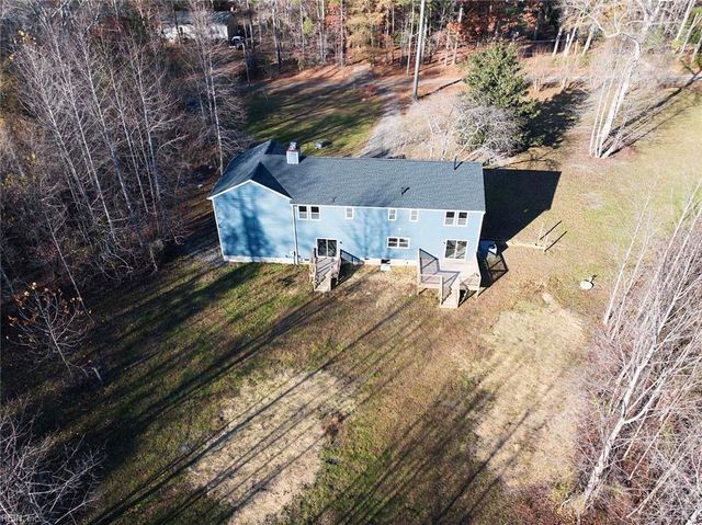 10183 Bumpy RD, Gloucester, VA 23061