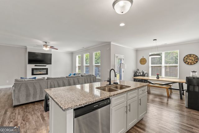 180 Sophie Circle 26, Locust Grove, GA 30248