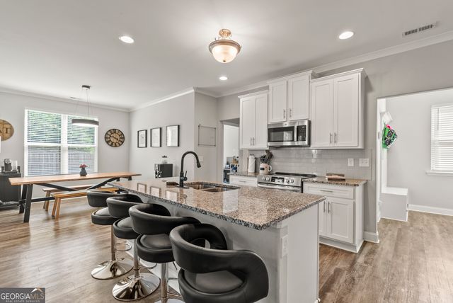 180 Sophie Circle 26, Locust Grove, GA 30248