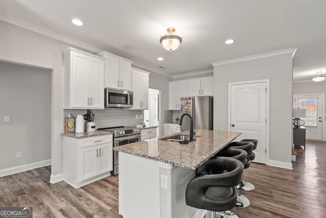 180 Sophie Circle 26, Locust Grove, GA 30248