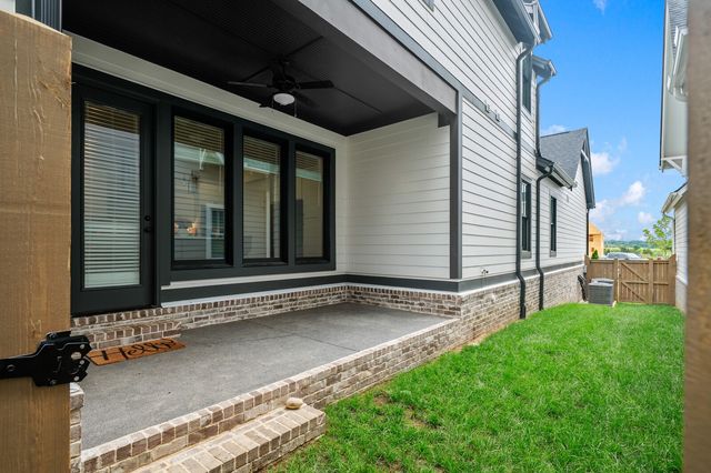 159 Salton Ln, Thompsons Station, TN 37179