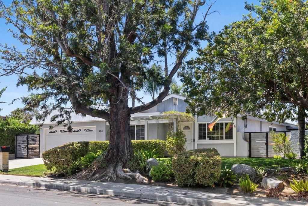 Image 2 of property listing at 534 Tam O Shanter Dr, San Marcos, CA 92069
