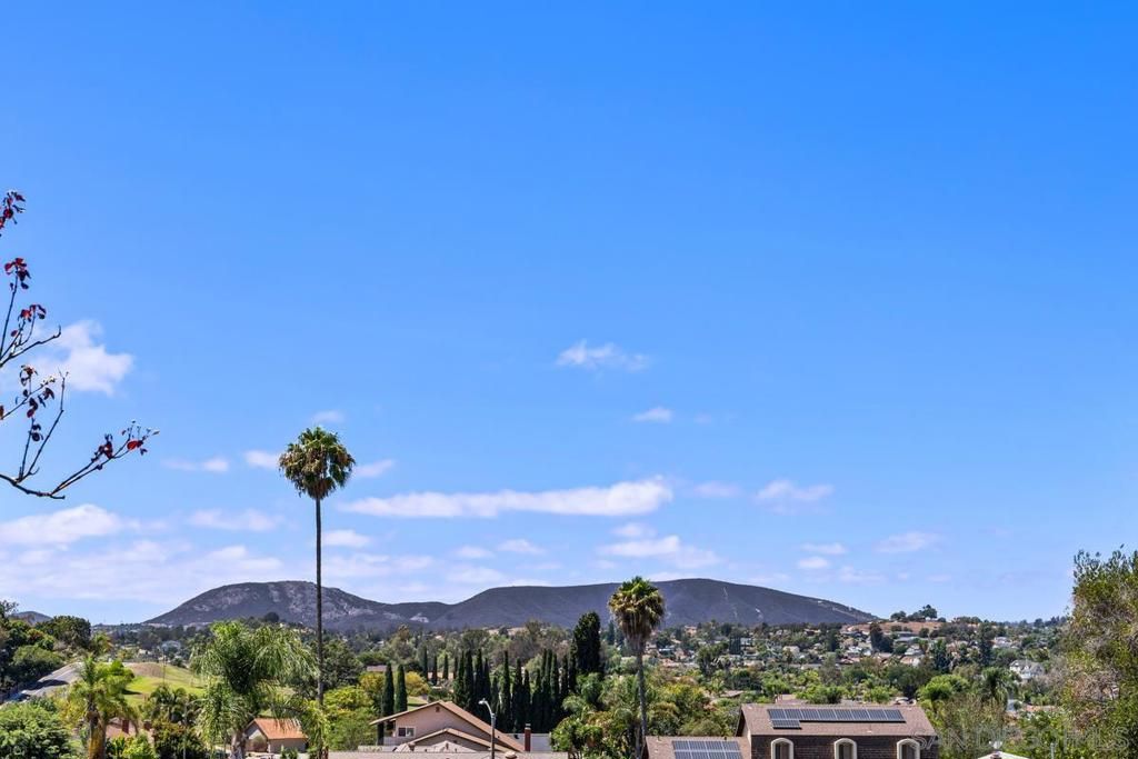 Image 23 of property listing at 534 Tam O Shanter Dr, San Marcos, CA 92069