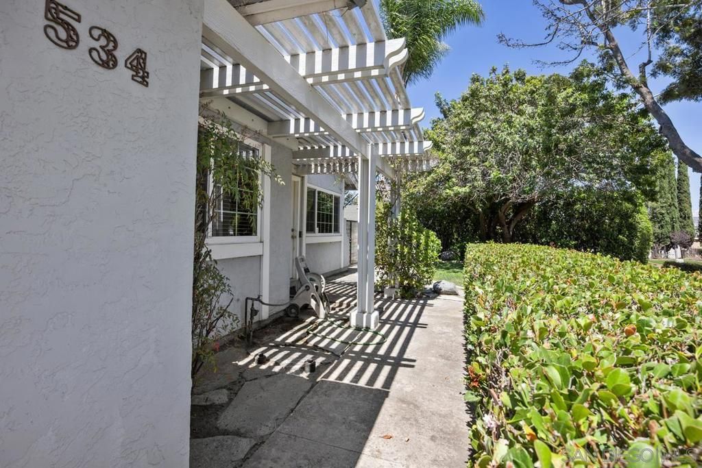 Image 3 of property listing at 534 Tam O Shanter Dr, San Marcos, CA 92069
