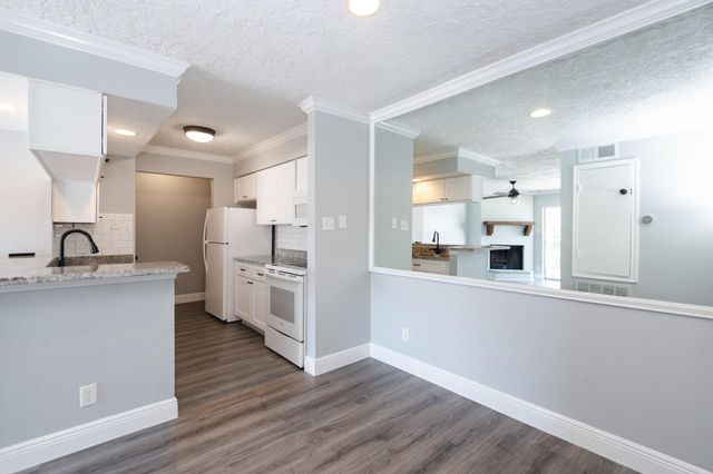 3919 Fairmont Parkway 238, Pasadena, TX 77504